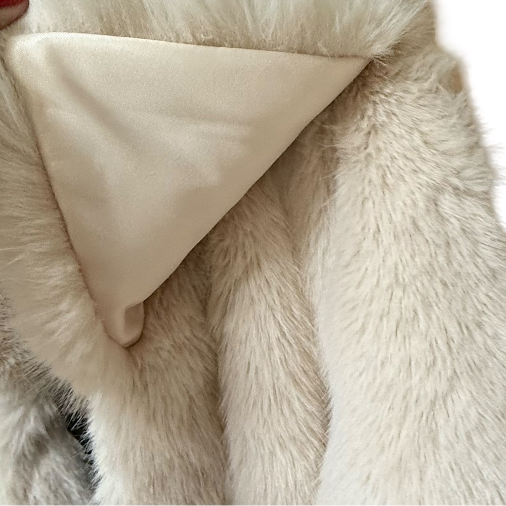 AKIRA NWT Stunning Cream Faux Fur Collared Cropped Lined Teddy Jacket (0723) - Picture 3 of 13